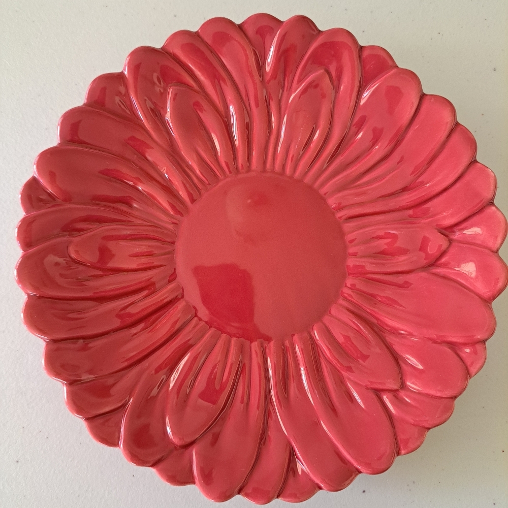 Target Home American Simplicity 9-inch Hand-Painted Red Sunflower Plate